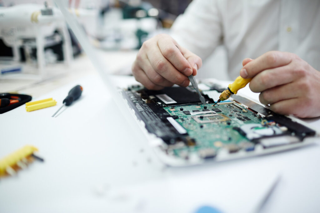 Laptop Repair - Choosing an IT Service Provider in Ottawa: What You Should Know 