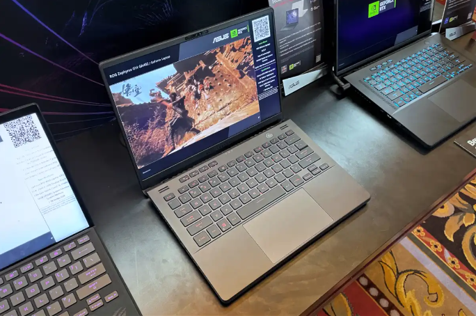 Asus ROG Zephyrus G14 - CES 2023 laptops